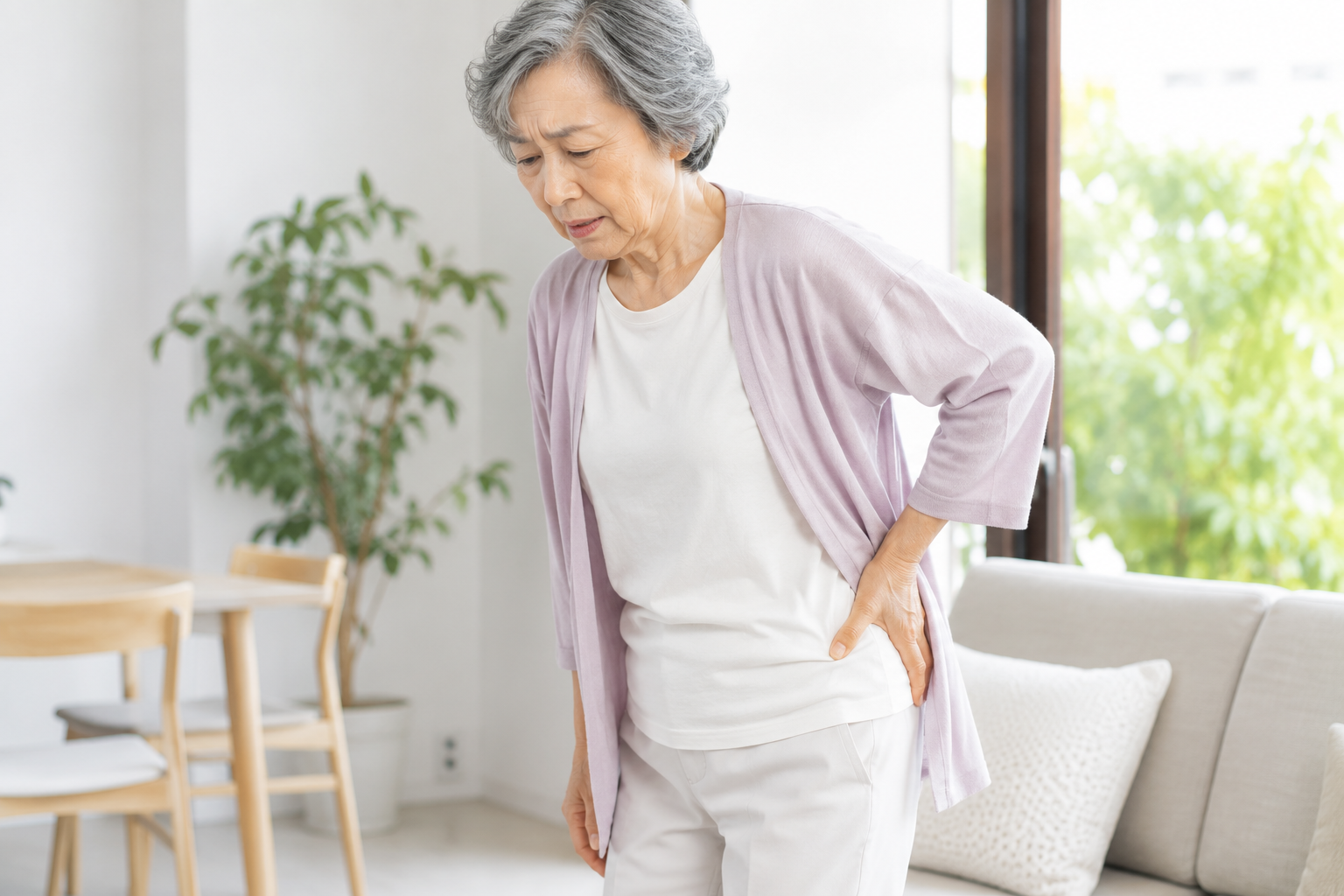 変形性股関節症の初期症状はどこが痛む？特徴と受診の目安を解説